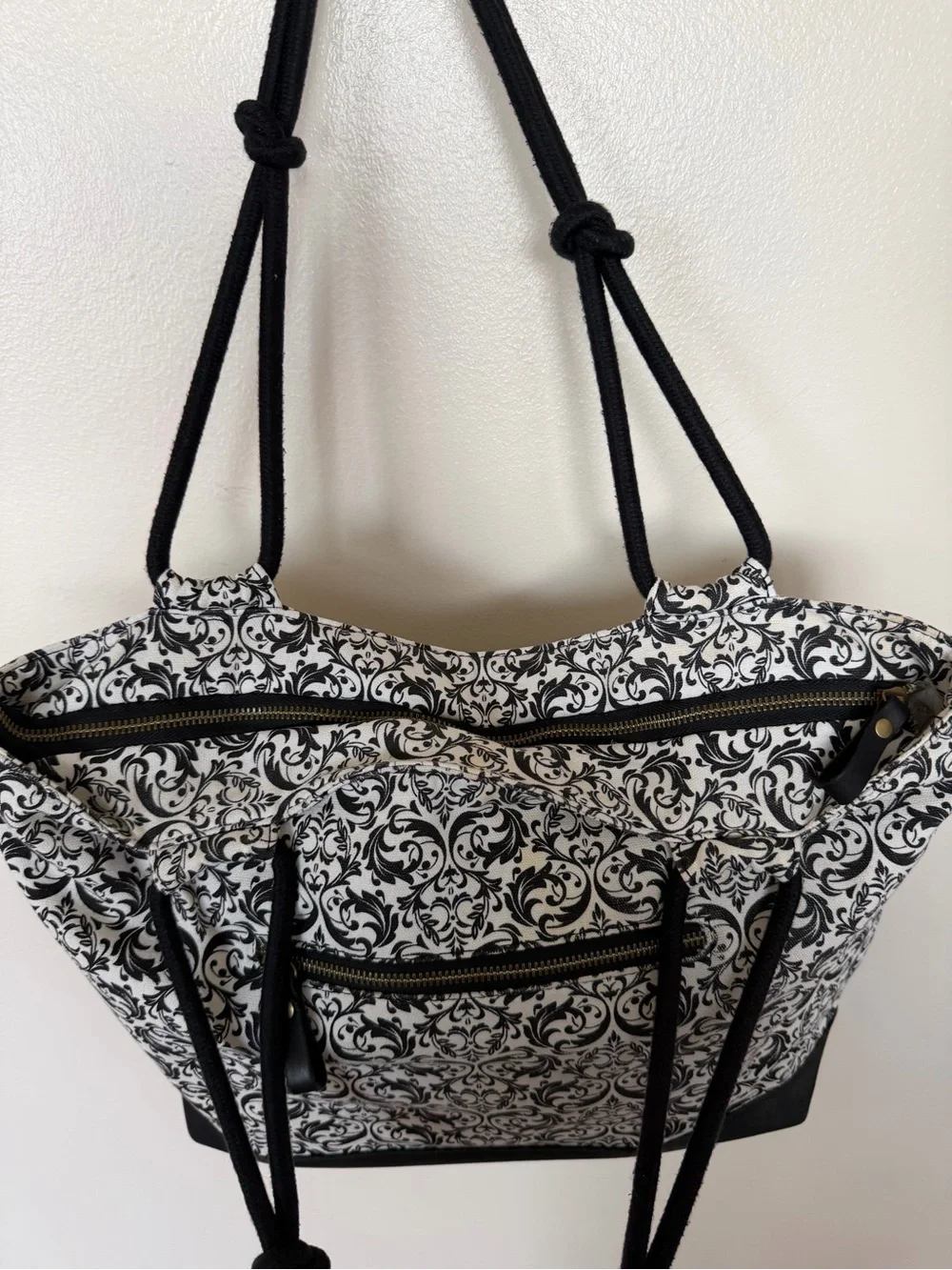 CLASSIC FARMHOUSE BAG Black & White Printed Tote Farmhouse is my Style